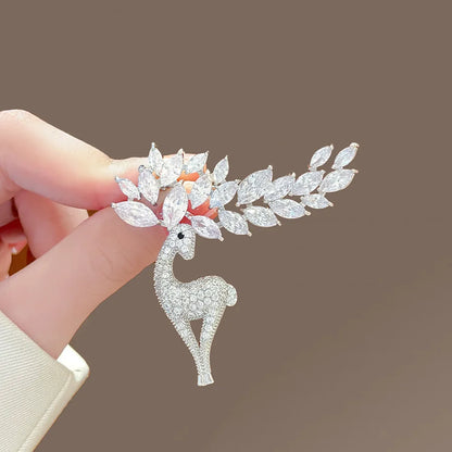 Fashion Full of Rhinestone Sika Deer Brooch Pin for Women Men Gold Plated Silver Color Crystal Animal Christmas Jewelry Gifts