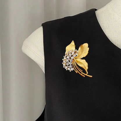 Ladies Flower Brooch Accessories Elegant Simple Gold Color Pin