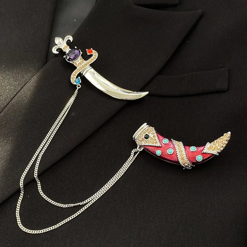 Vintage Women Men Crystal Antique Chains Badges Fashion Middle Design Palace Style Drip Oil Brooches Pines Buckles
