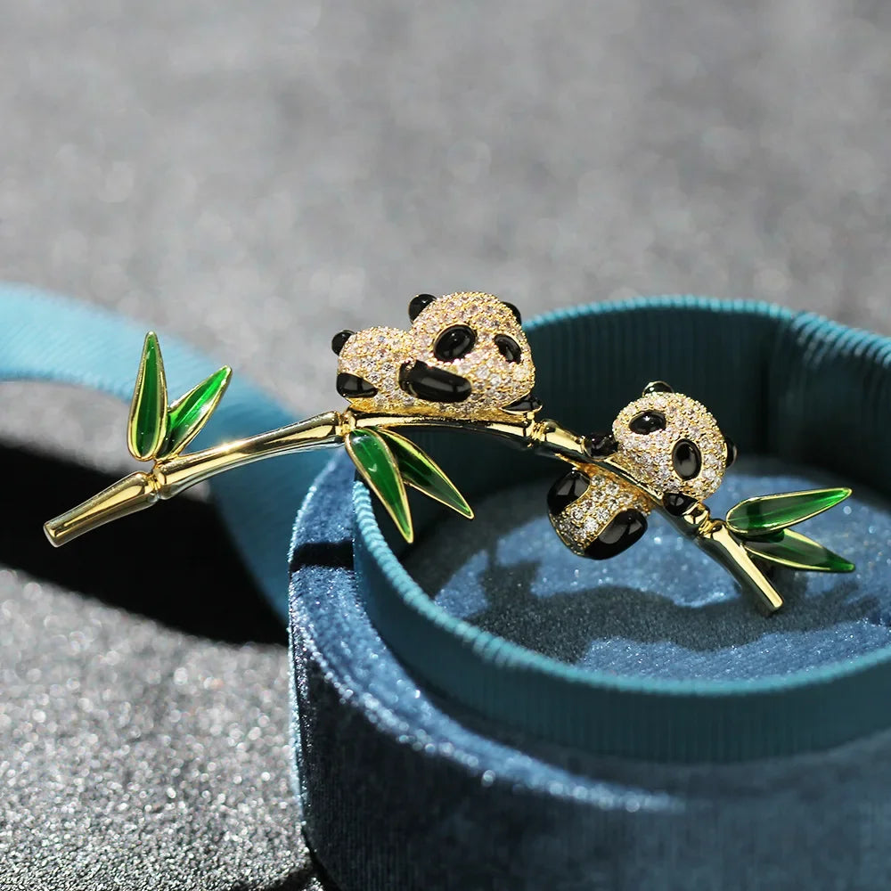 Chinese Style Two Pandas Design Ladies Brooch Novelty Elegant Cartoon Animals Rhinestone Clothing Accessories Lapel Pin