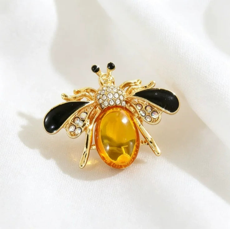 Fashion Bee Brooch For Women Insect Lapel Pin Corsage Clothing Accessories Dating Party Festival Accessories Gift Badge