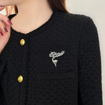 Fashion Full of Rhinestone Sika Deer Brooch Pin for Women Men Gold Plated Silver Color Crystal Animal Christmas Jewelry Gifts