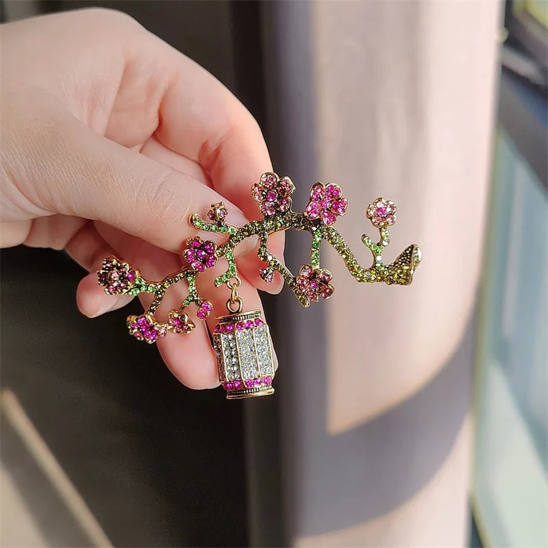 Vintage Style Plum Blossom Brooch Fashionable Women's Clothing Accessory