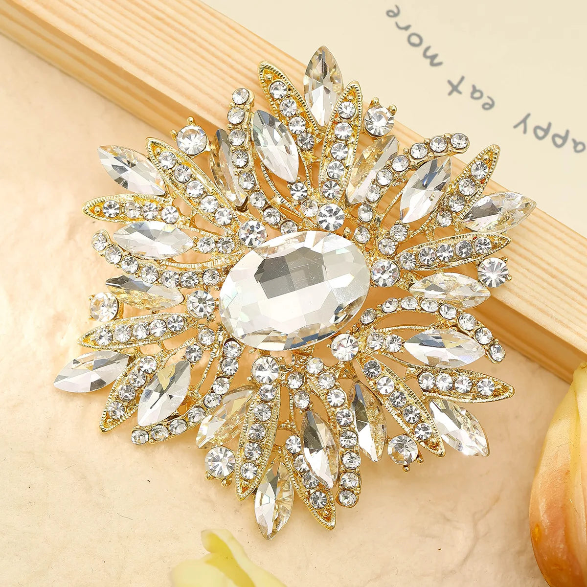SKEDS Full Crystal Shining Boutique Flower Brooch Badges For Women Exaggerated Exquisite Decoration Pin Accessories