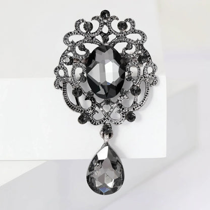 Rhinestone Flower Brooch for Women Unisex Trendy Crystal Glass Pendant Pins Event Funny Luxury Gifts New Year Friends Decoration