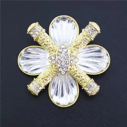 Luxury Vintage Court Cross Brooch Baroque Openwork Shiny Crystal Pearl Pin Men's and Women's Metal Enamel Jewelry Gifts