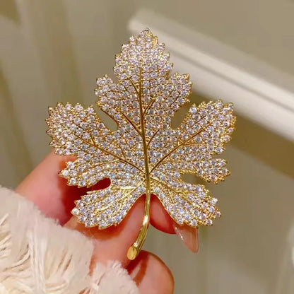1pc Chic Maple Leaf Brooch with Shiny Rhinestones, Coconut Tree Plant Pin Jewelry Accessories - Great for Personal or Gift Use