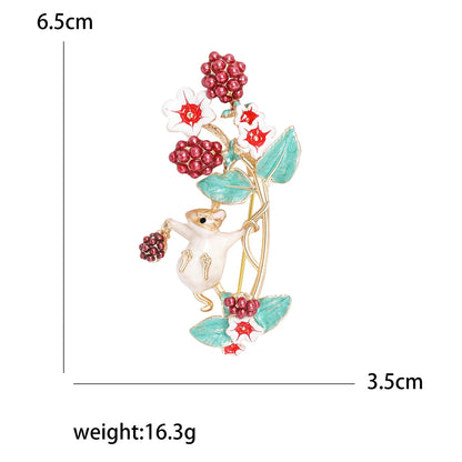 Beaut&Berry Cute Squirrel Brooches for Women Unisex Animal Pins Casual Party Accessories New Gifts Friends Decoration