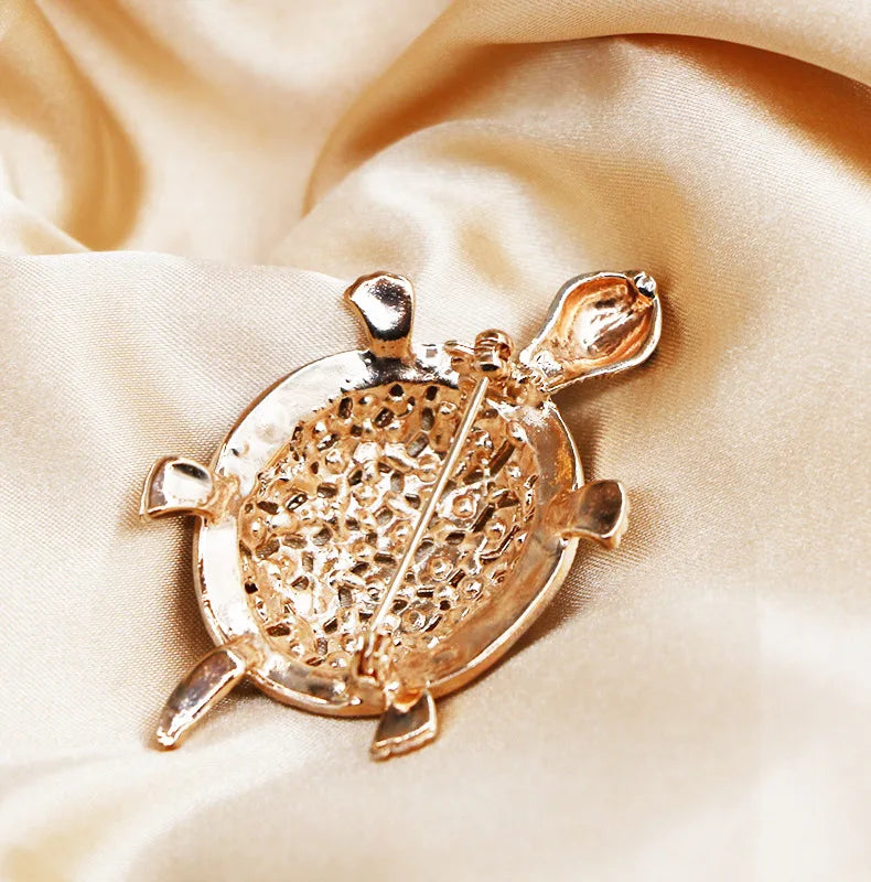 SKEDS Fashion Women Men Luxury Rhinestone Turtles Brooch Pin Crystal Vintage Metal Animal Accessories Coat Badges Cute Brooches