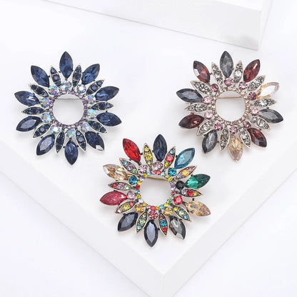 Beaut&Berry Luxury Rhinestone Wreath Brooches for Women Crystal Glass Pins Friends Party Gift Jewellery Accessories