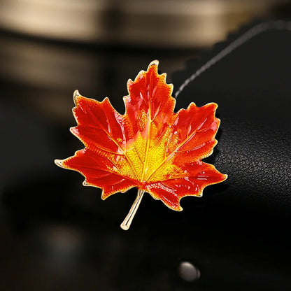 Vintage Maple Leaf Brooches Metal Women Girls Charm Exquisite Collar Lapel Brooch Pins Fashion Jewelry Party Garment Accessories