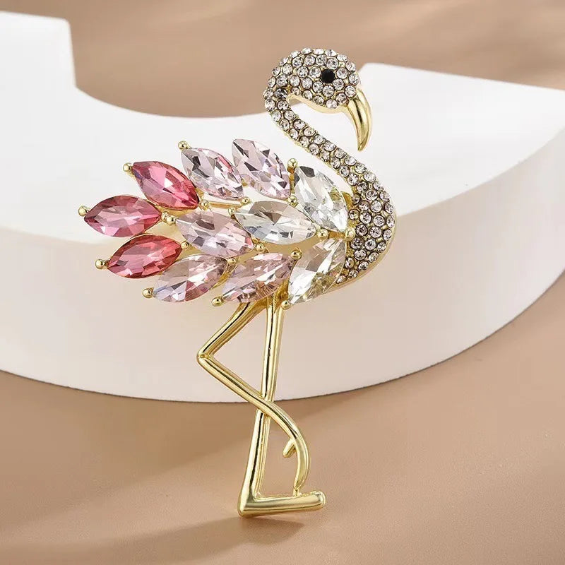 Trendy White Pink Crystal Flamingo Bird Brooches For Women Luxury Animal Inlaid Rhinestone Metal Brooch Pins Party Jewelry Gifts