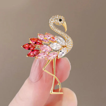 Trendy White Pink Crystal Flamingo Bird Brooches For Women Luxury Animal Inlaid Rhinestone Metal Brooch Pins Party Jewelry Gifts
