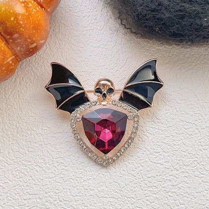 Halloween Enamel Bat Skull Brooches for Women Men Gothic Retro Wings Lapel Pin Fashion Clothing Corsage Jewelry Accessories Gift