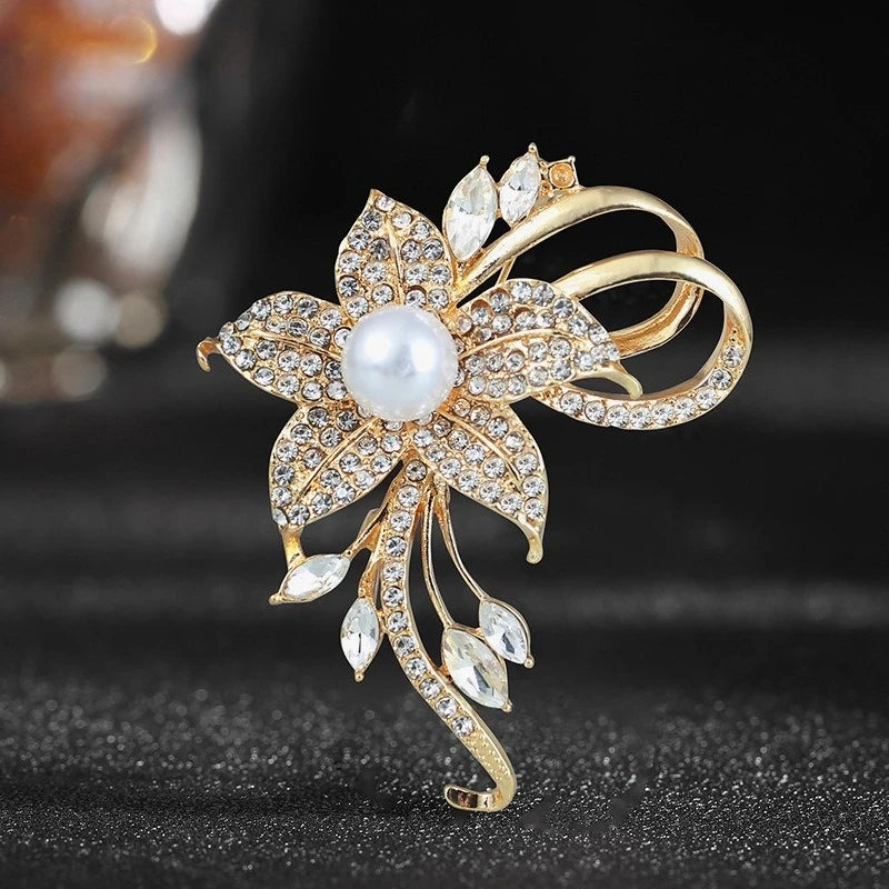 Fashion Rhinestone Rose Flower Brooches For Women Elegant Crystal Plant Lapel Pin Summer Wedding Party Gifts