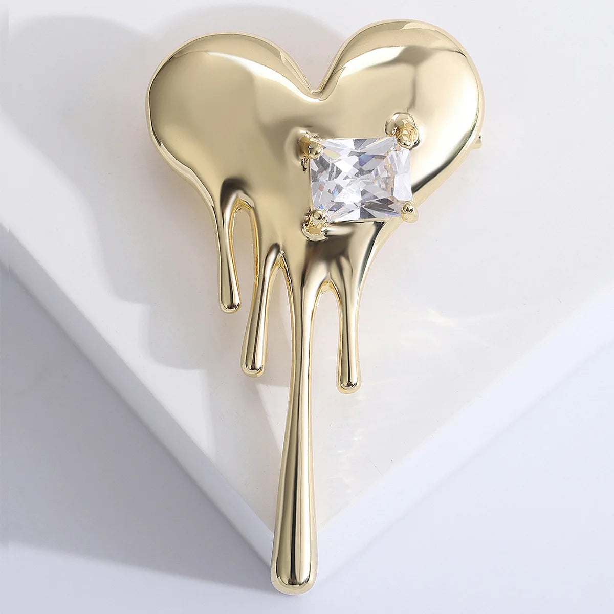 Fashion Simple Alloy Melting Heart Brooches For Women Unisex Crystal Square Enamel Love Heart Brooch Pins Casual Jewelry Gifts