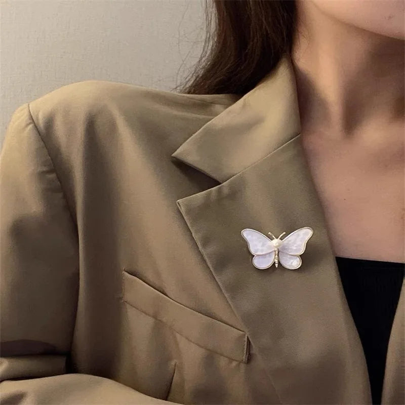Classic Rhinestone Butterfly Brooches For Women Vintage Beauty Casual Brooch Pins Clothing Accessories Party Wedding Gifts