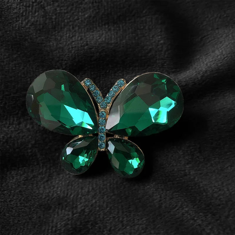 Women  Classic Vintage Luxury Crystal Butterfly Brooches Pins Exquistie Fashion Shiny Rhinestone Insect Series Accessories
