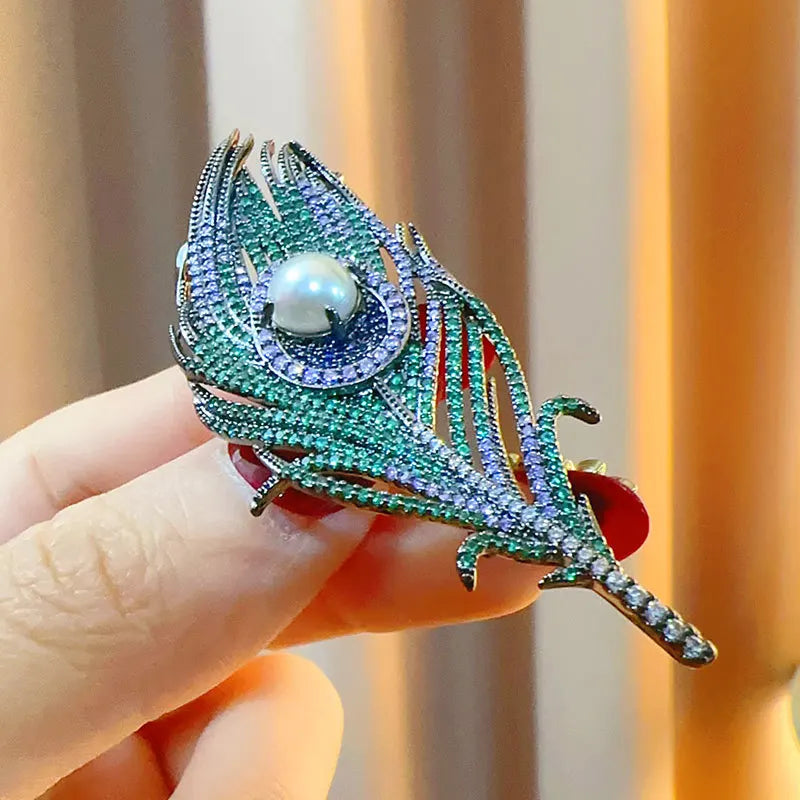 SKEDS Women Men Fashion Exquisite Crystal Feather Pearl Brooch Pin Elegant Classic Lady High-end Badges Accessories Gift