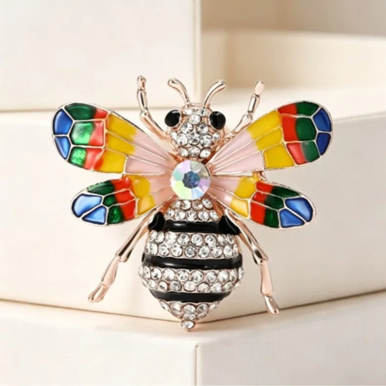Classic Luxury Bee Crystal Brooch for Women Men Rhinesotne Enamel Pins Insect Badges Suit Coat Jewelry Gift