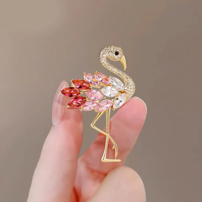 Trendy White Pink Crystal Flamingo Bird Brooches For Women Luxury Animal Inlaid Rhinestone Metal Brooch Pins Party Jewelry Gifts