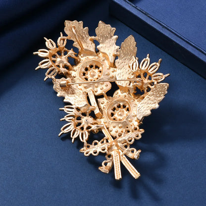Fashionable Retro Floral Brooch Pin Heavy Work Diamond Embedded Versatile Outerwear Accessory Gift for Men And Women
