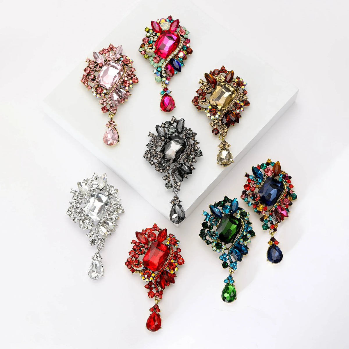 Crystal Glass Pendant Brooches for Women Unisex Rhinestone Flower Pins Banquet Party Backpack Gifts Jewelry Accessories