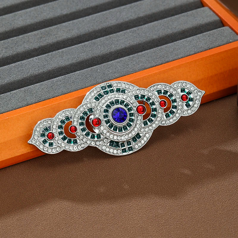 Retro and Trendy Sparkling Zircon Inlaid Women's Brooch, Suitable for Women's Palace Style Holiday Accessories Jewelry