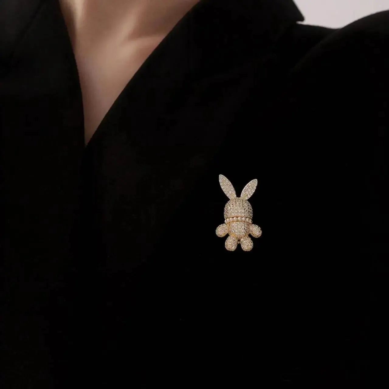 Cute Full of Rhinestone Rabbit Brooch Pearl Animal Lapel Pin Gold Color For Women Men Trendy Fashion Jewelry Gift