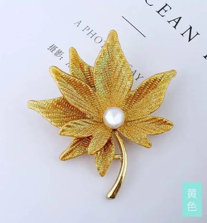 Vintage Maple Leaf Brooches Metal Women Girls Charm Exquisite Collar Lapel Brooch Pins Fashion Jewelry Party Garment Accessories