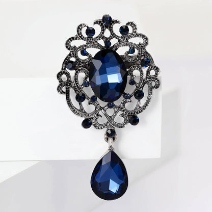 Rhinestone Flower Brooch for Women Unisex Trendy Crystal Glass Pendant Pins Event Funny Luxury Gifts New Year Friends Decoration
