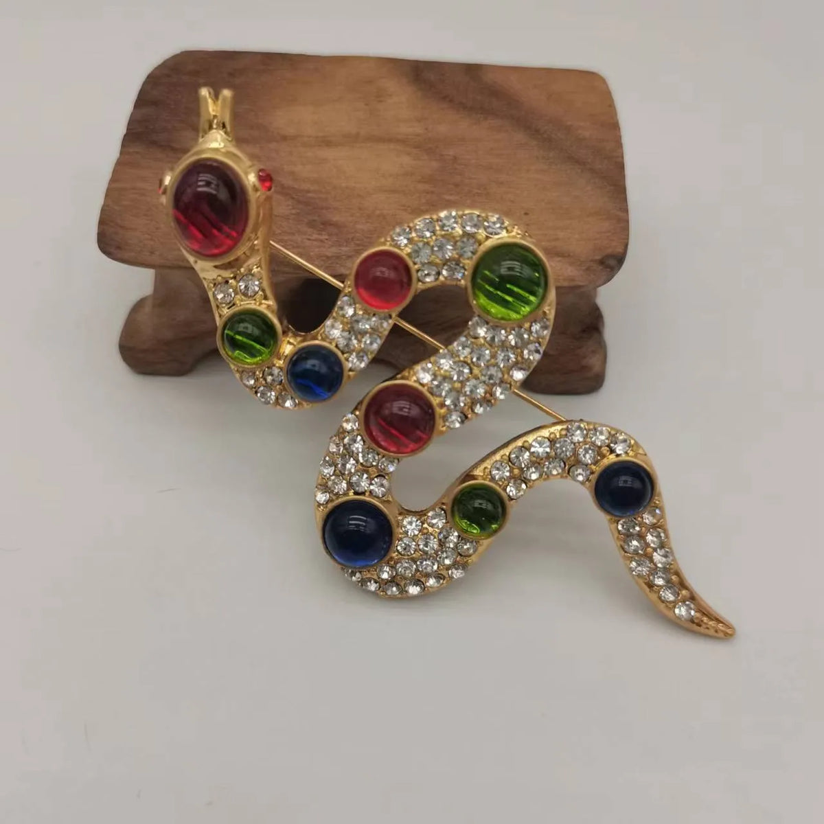 SKEDS Women Men Fashion Exquisite Colorful Rhinestone Snake Brooch Pin Elegant Lady Crystal Shining Animal Badges Corsages
