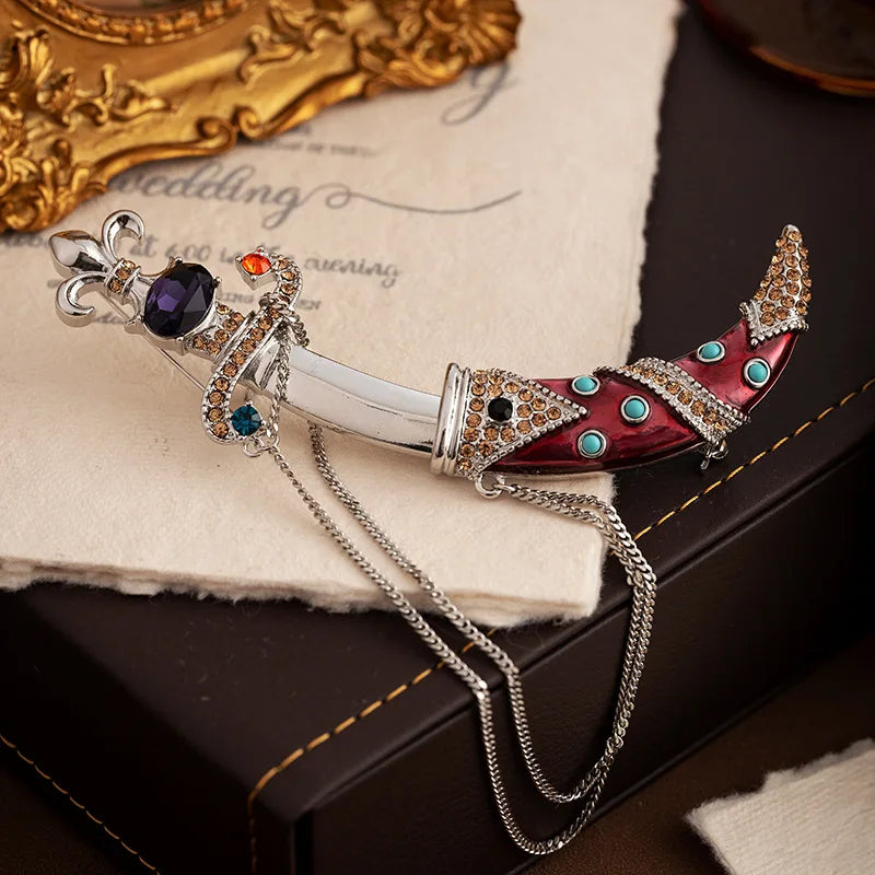 Vintage Women Men Crystal Antique Chains Badges Fashion Middle Design Palace Style Drip Oil Brooches Pines Buckles