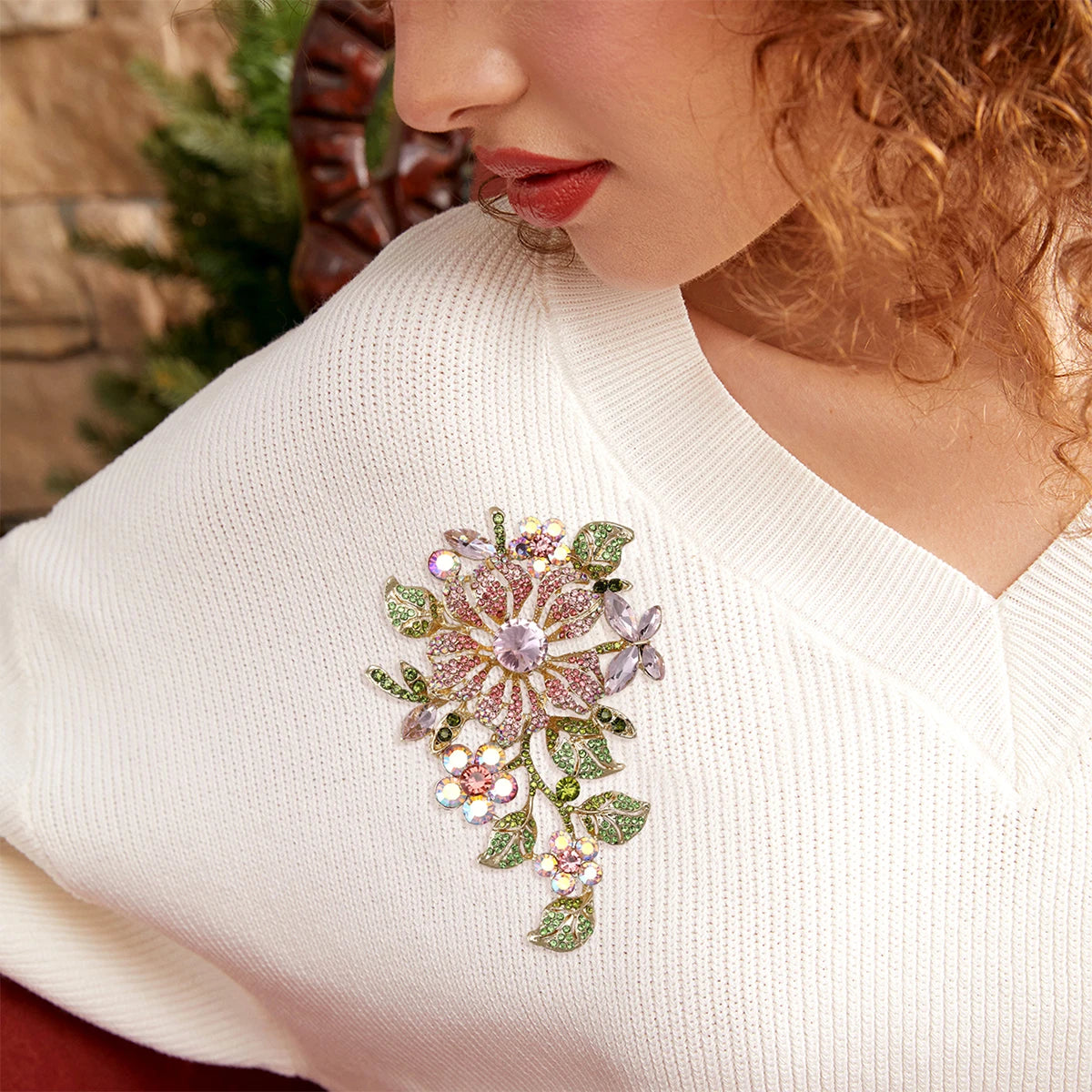 Beaut&Berry Luxury Crystal Glass Flower Brooches for Women Rhinestone Pins Friends Party Gifts Banquet Jewellery Accessories