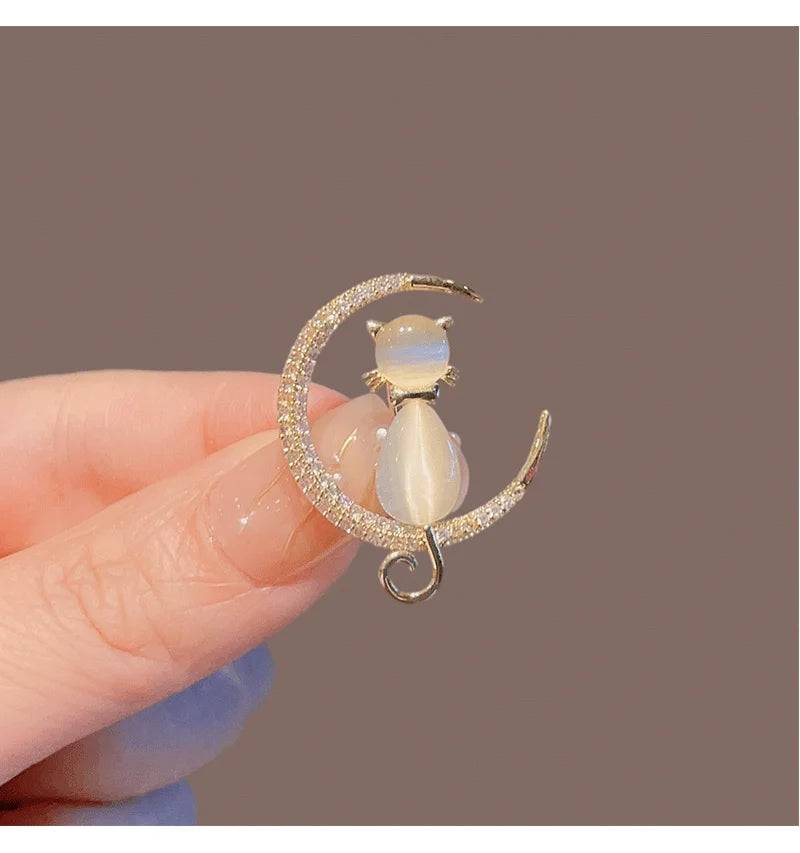 Vintage Green Crystal Maple Leaves Brooches for Women Luxury Rhinestone Flower Wedding Banquet Party Dress Brooch Pins Jewelry