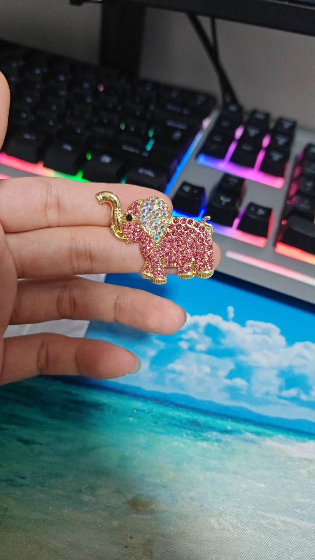 Cute Pink Elephant Brooch Pin for Women Girls Retro Rhinestone Crystal Animal Lapel Pin Sparkling Dress Suit Jewelry Gift