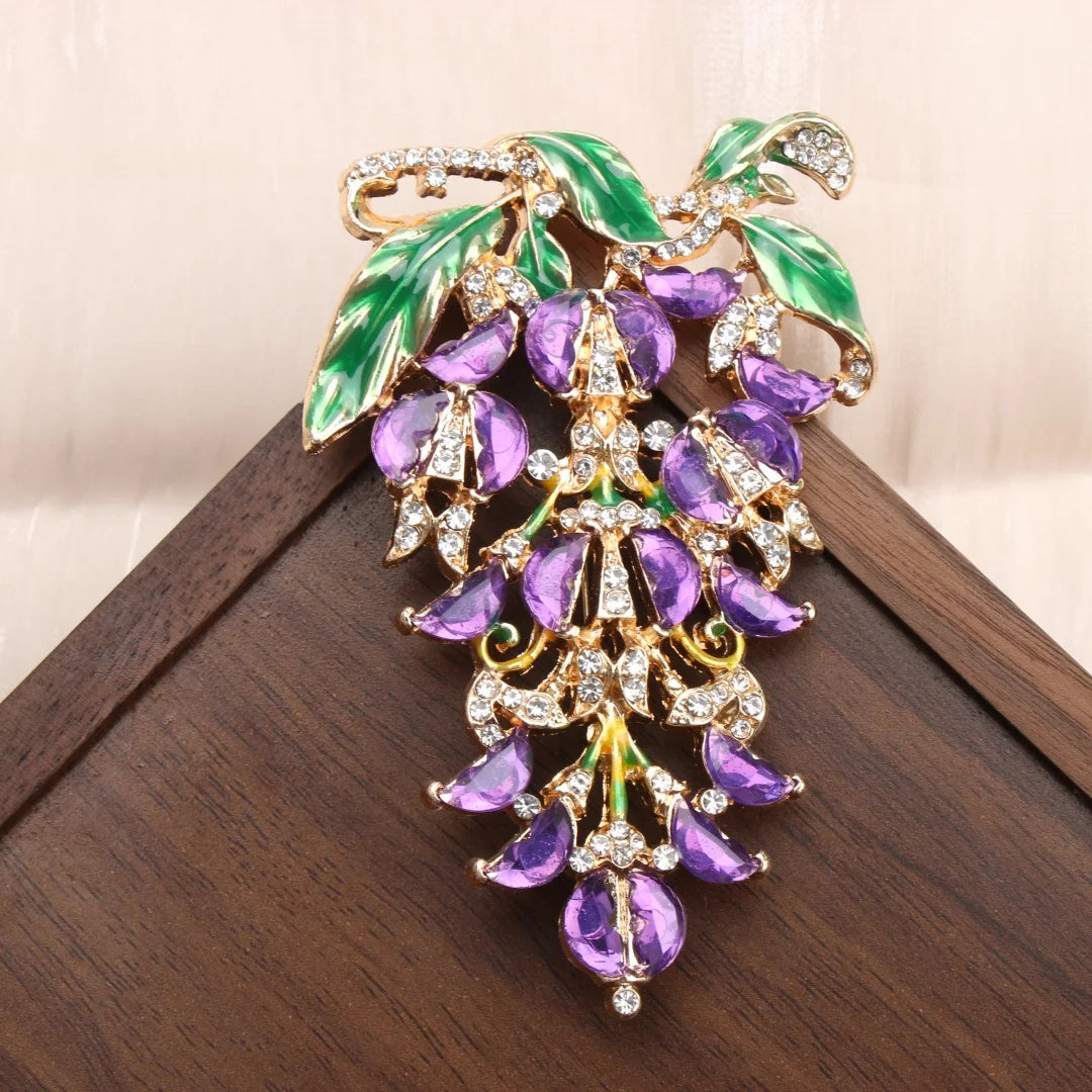 Luxurious and Beautiful Grape-Themed Brooches for Men and Women, Jewelry, Fashion Accessories, and Party Gifts