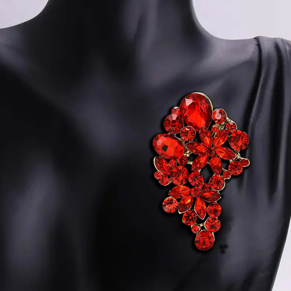 Beaut&Berry Luxury Shiny Crystal Glass Brooches for Women Rhinestone Pins Friends Party Gifts Banquet Jewellery Accessories