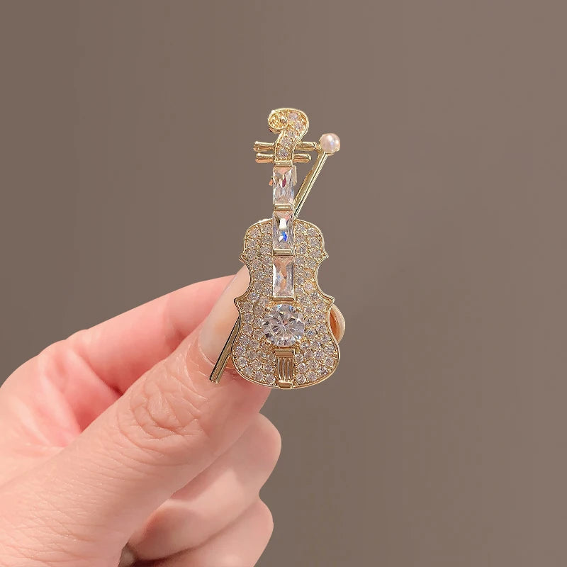Korean Crystal Violin Pearl Brooch Jewelry Luxury Music Equipment Classic Metal Lapel Pins Gifts for Women Men Accessories