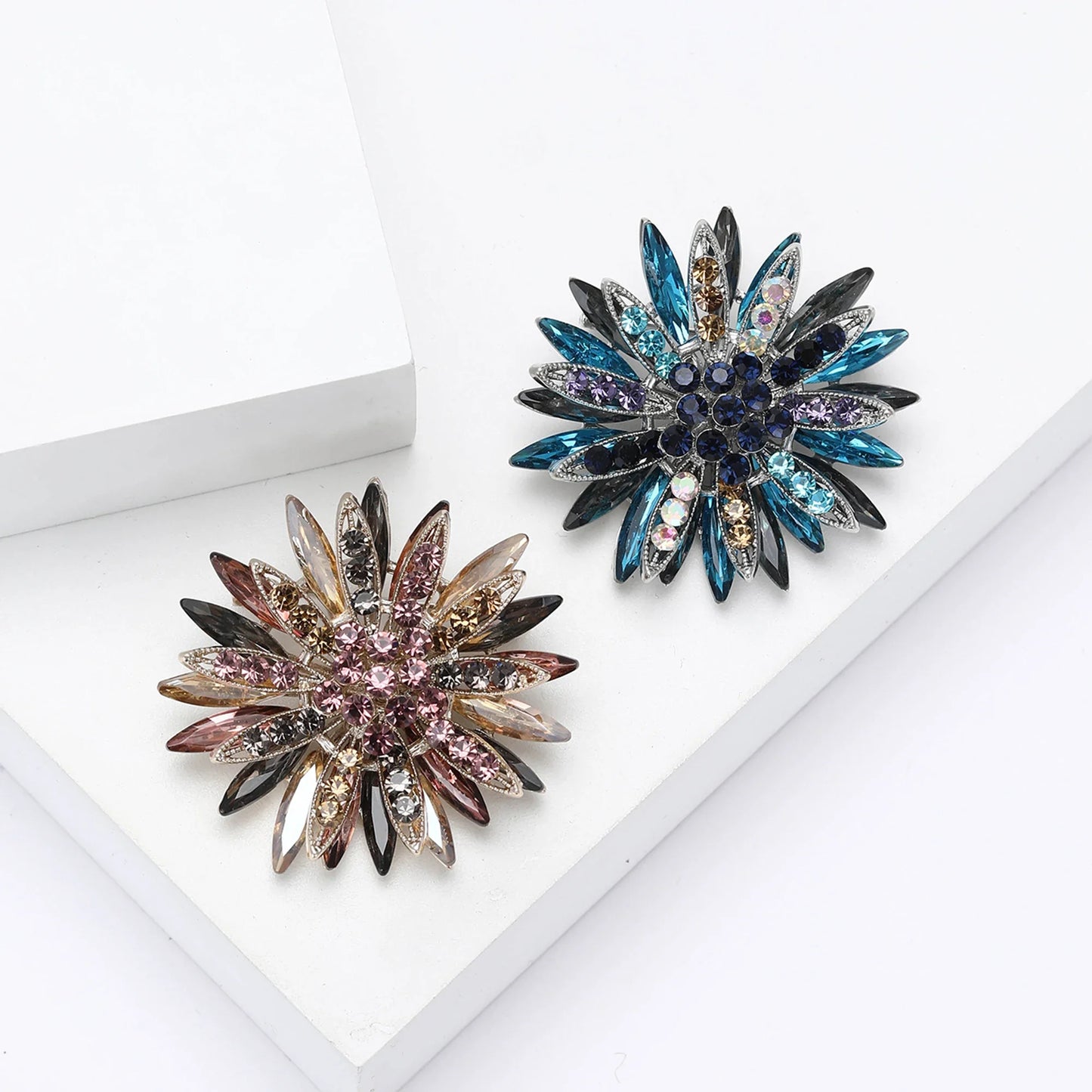 Beaut&Berry Luxury Rhinestone Sunflower Brooches for Women Unisex Plant Pins Friends Party Gifts Banquet Jewellery Accessories