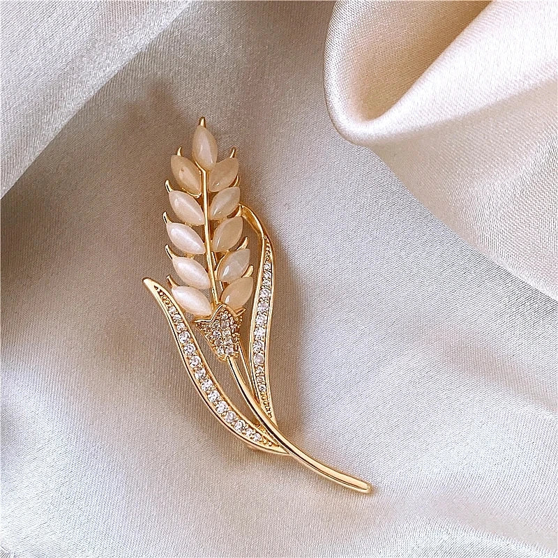 Mini Cute Lucky Clover Brooch Pin for Women Girls Flower Leaf Lapel Pins Clothes Sweater Coat Clothing Accessories