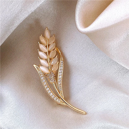 Mini Cute Lucky Clover Brooch Pin for Women Girls Flower Leaf Lapel Pins Clothes Sweater Coat Clothing Accessories