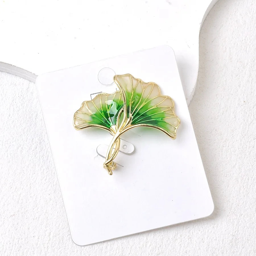 Vintage Maple Leaf Brooches Metal Women Girls Charm Exquisite Collar Lapel Brooch Pins Fashion Jewelry Party Garment Accessories