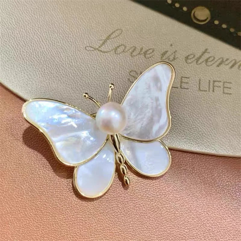 Fashion Crystal Shell Feather Brooch Pins For Women Luxury White Pearl Gold Color Party Wedding Gifts Clothing Accessories 2024