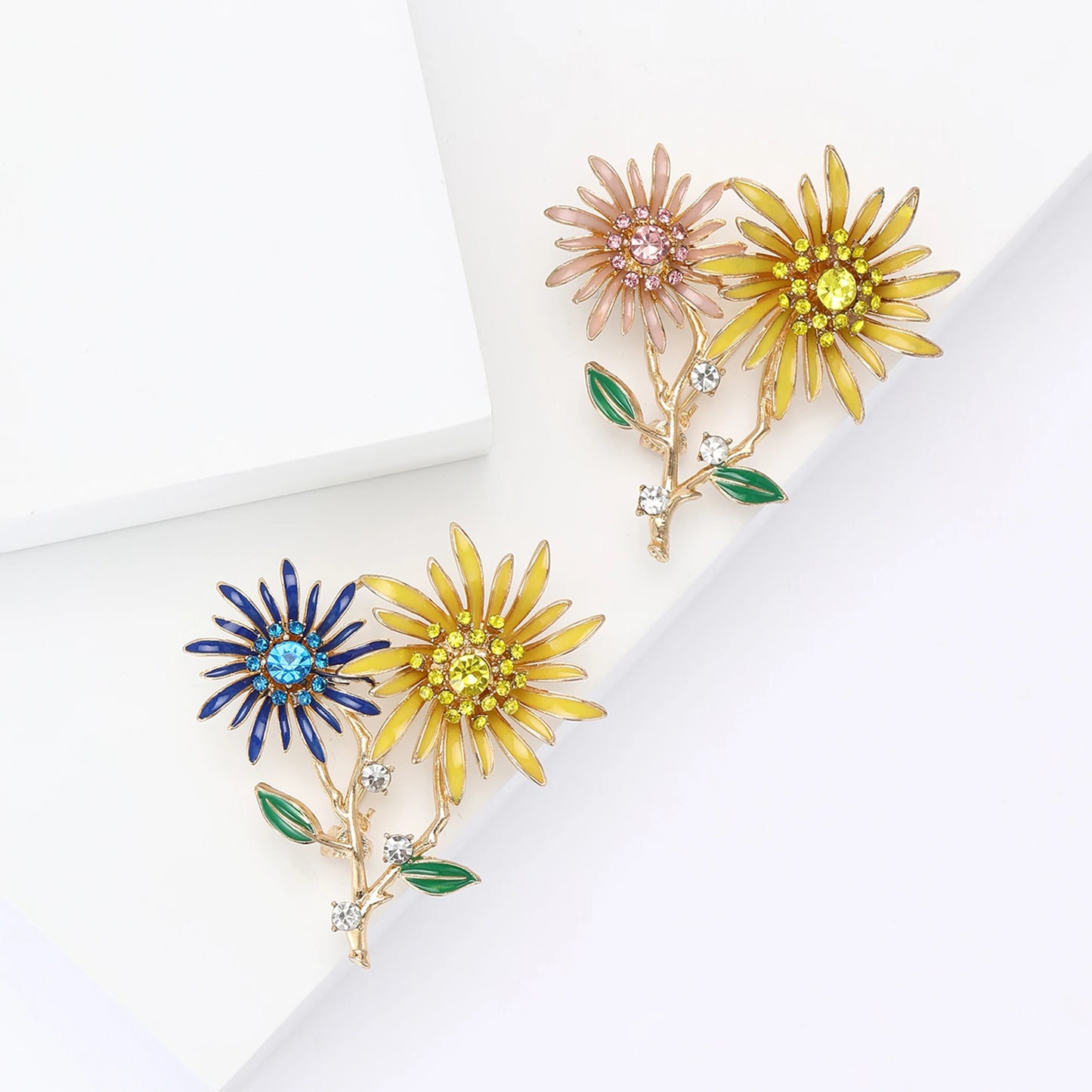 Beaut&Berry MeiMei Shiny Double Head Sunflower Brooches for Women Ukrainian Plant Pin Casual Party Accessories New Gifts Friends