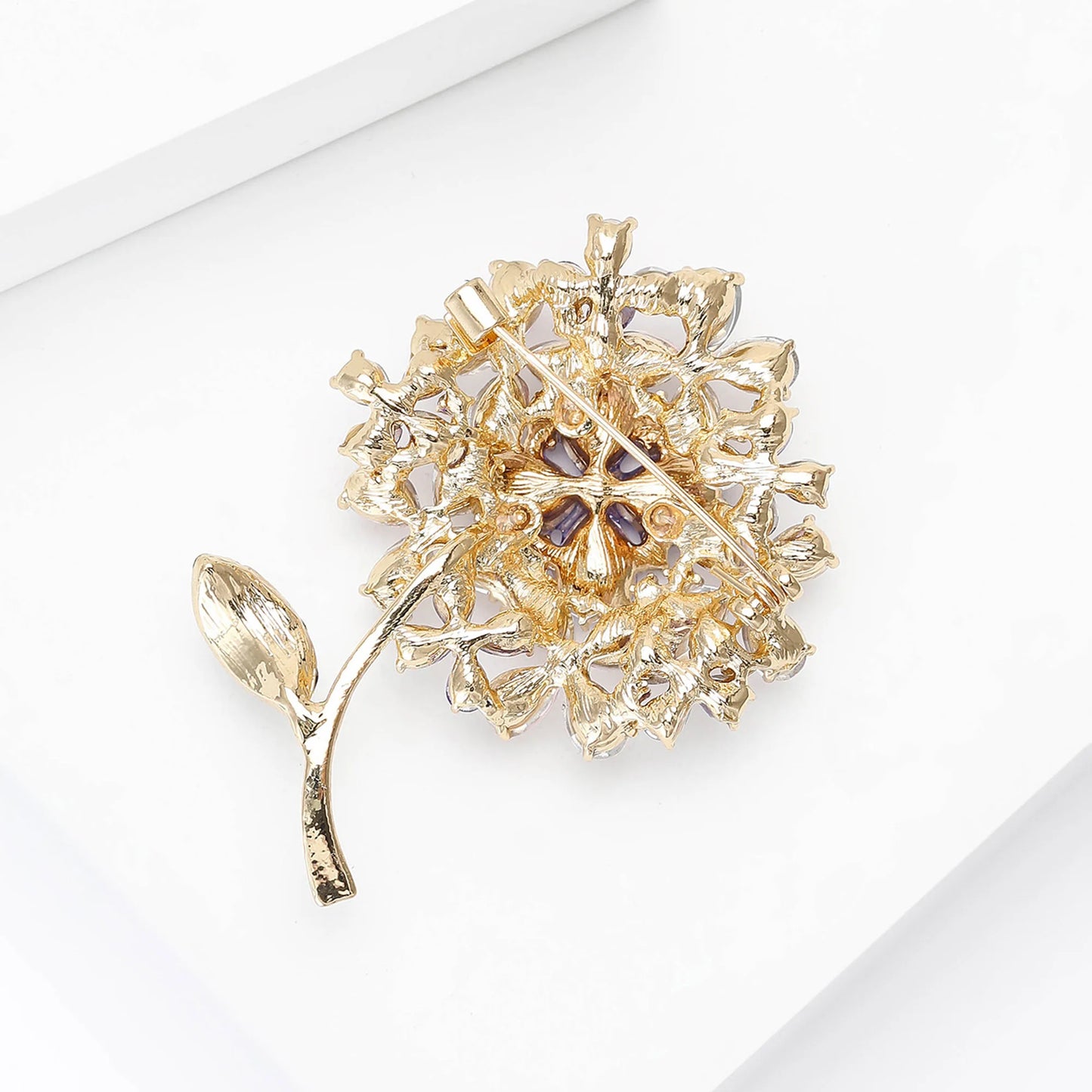 Fashion Enamel Flower Brooches for Women Unisex Plant Pins Office Casual Party Friend New Gifts Jewelry Accessories Decoration