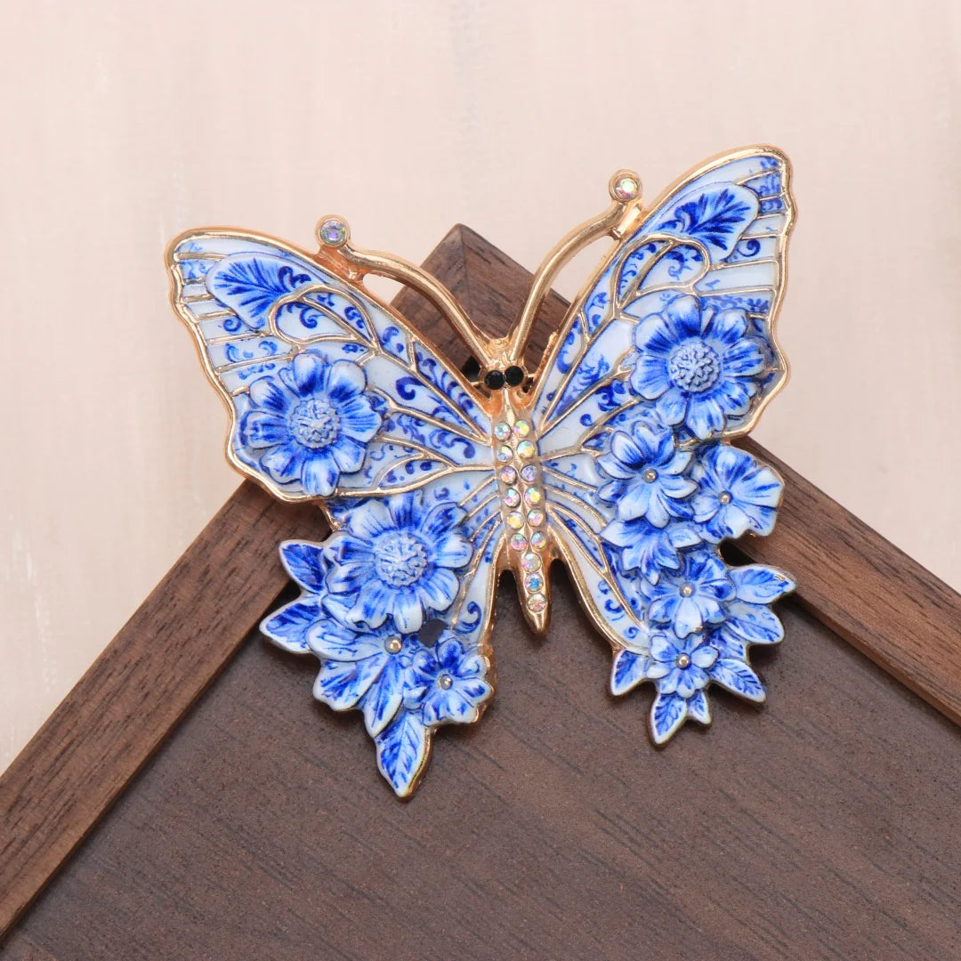 Chinese-style Blue-and-White Porcelain Pattern Brooches for Men and Women, Featuring Insect, Animal, Plant, and Floral Designs