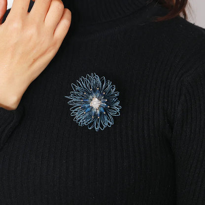 SKEDS 2022 Exquisite Luxury Women Rhinestone Flower Brooch Badges Pearl Crystal Plant Brooches High Quality Retro Pin For Lady