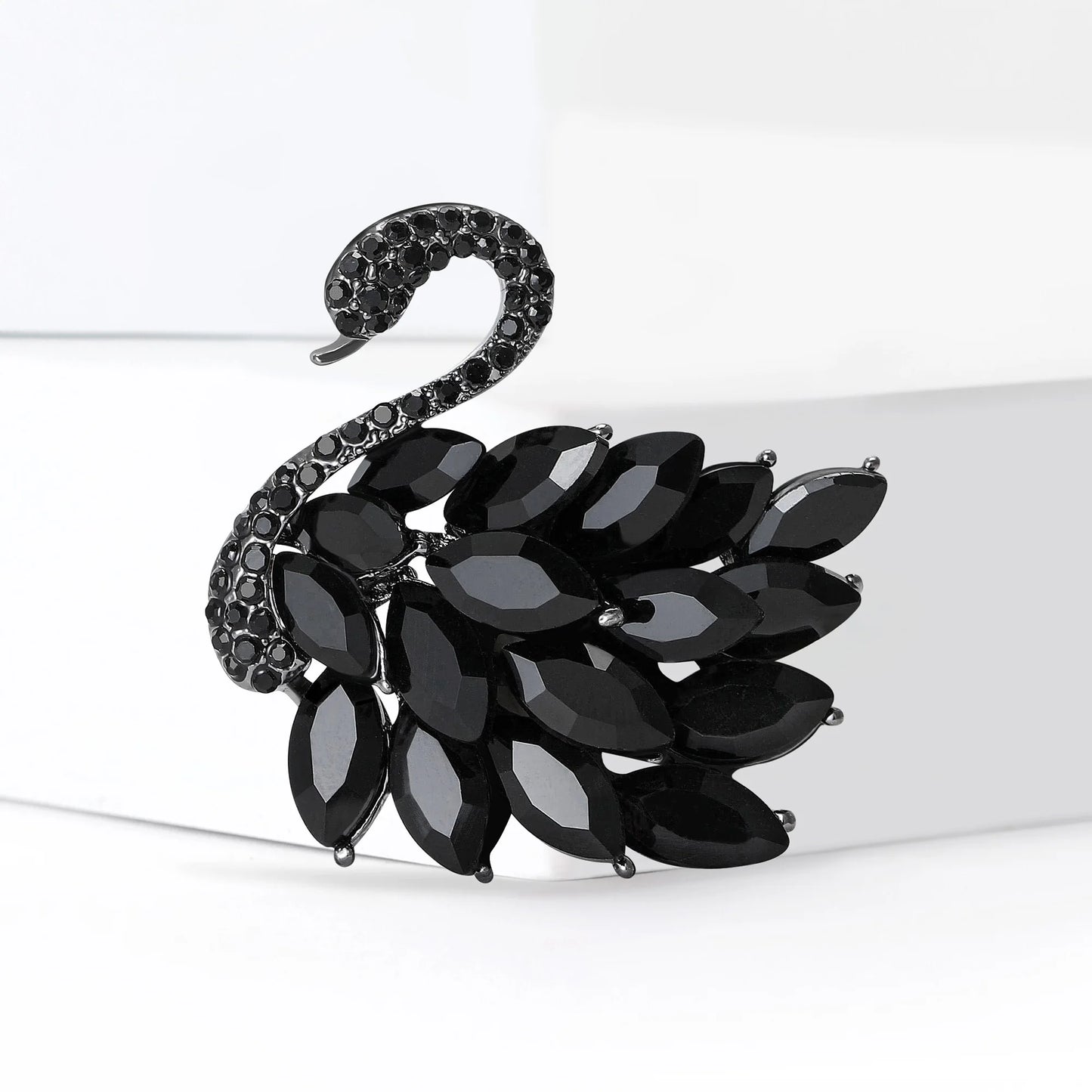 Classic Rhinestones Swans Brooches for Women Unisex Creativity Animals Pins Banquets Party Backpack Gifts Jewelry Accessories