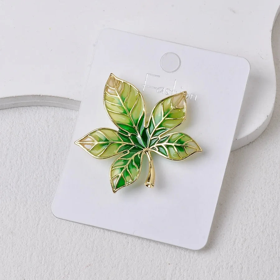 Vintage Maple Leaf Brooches Metal Women Girls Charm Exquisite Collar Lapel Brooch Pins Fashion Jewelry Party Garment Accessories